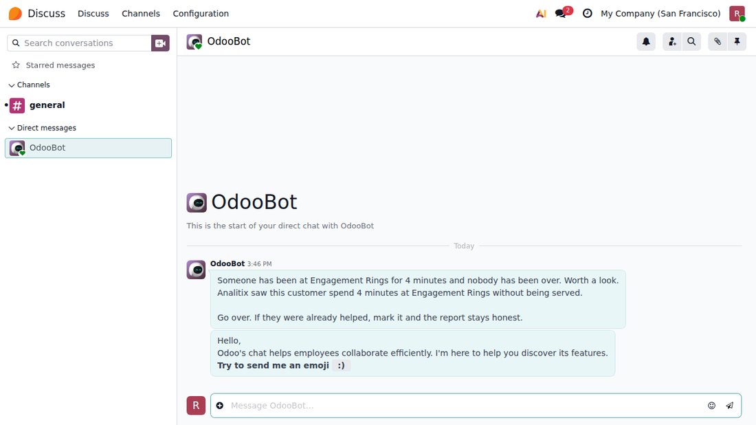 Odoo chat as the salesperson sees it, with the alert that someone has spent four minutes at the ring case with nobody approaching