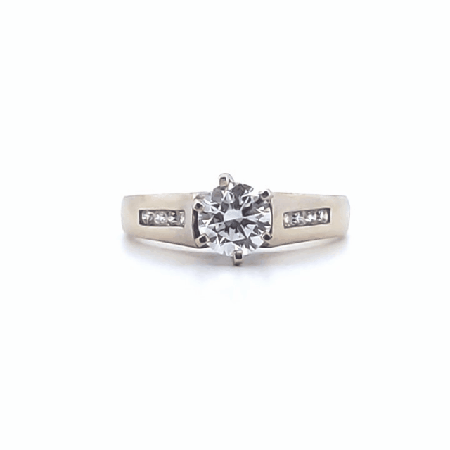 Anillo catedral con 9 varios diamantes