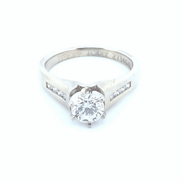 Anillo catedral con 9 varios diamantes